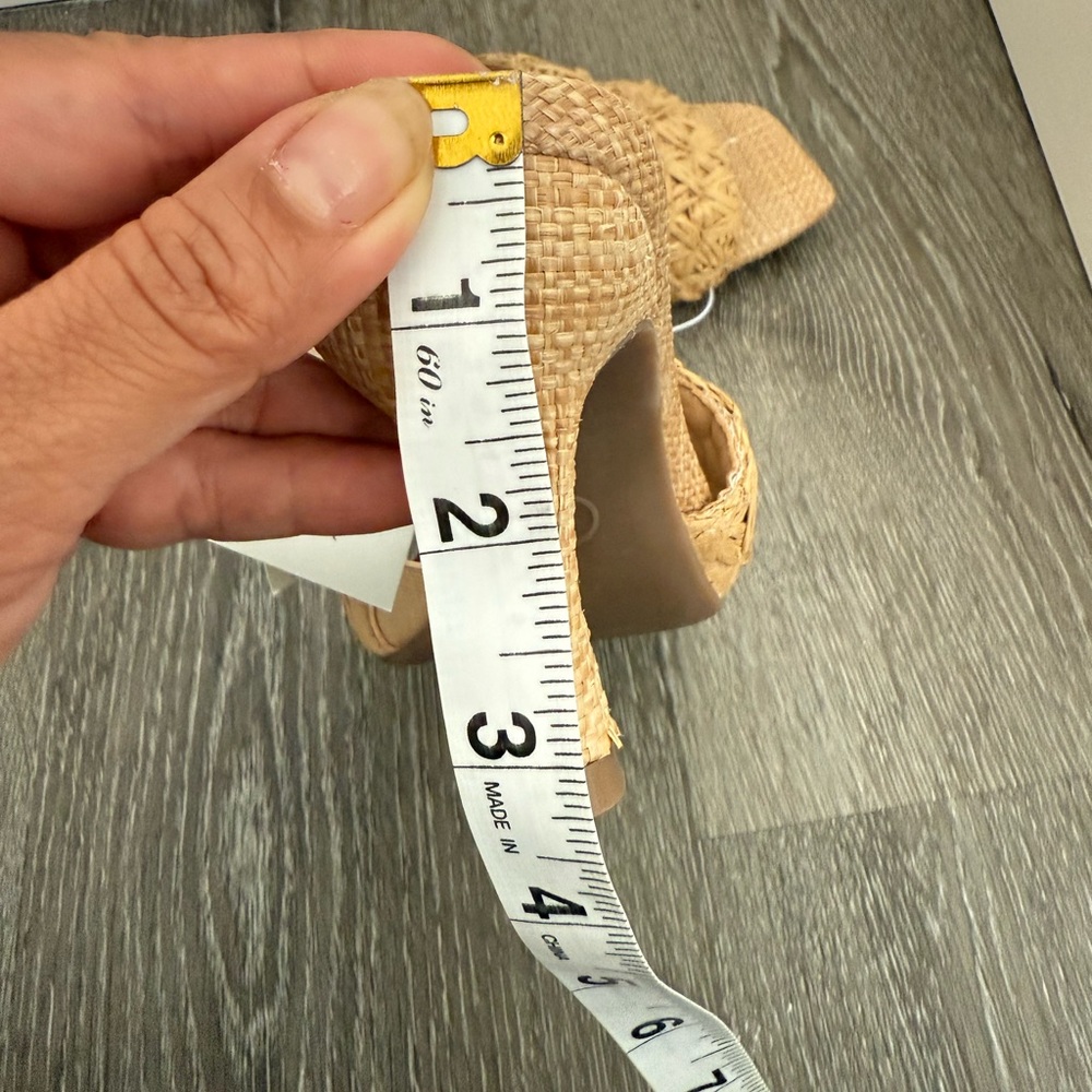 NWT Tan Woven Raffia Heeled Sandals - Picture 7 of 9